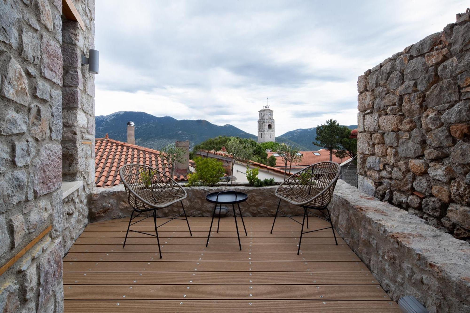 Clock Tower Arachova Suites ภายนอก รูปภาพ
